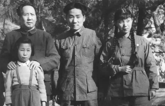 毛主席極其罕見、珍貴的絕版照片(圖10)