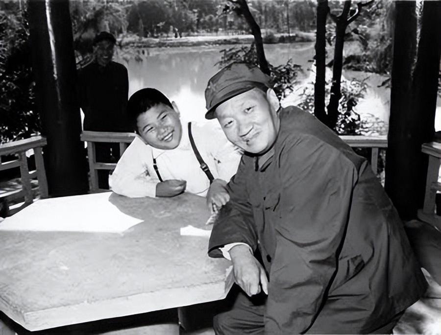 毛岸青36歲還單身，毛主席勸他找個(gè)農(nóng)民，寫信：邵華是個(gè)好孩子(圖4)