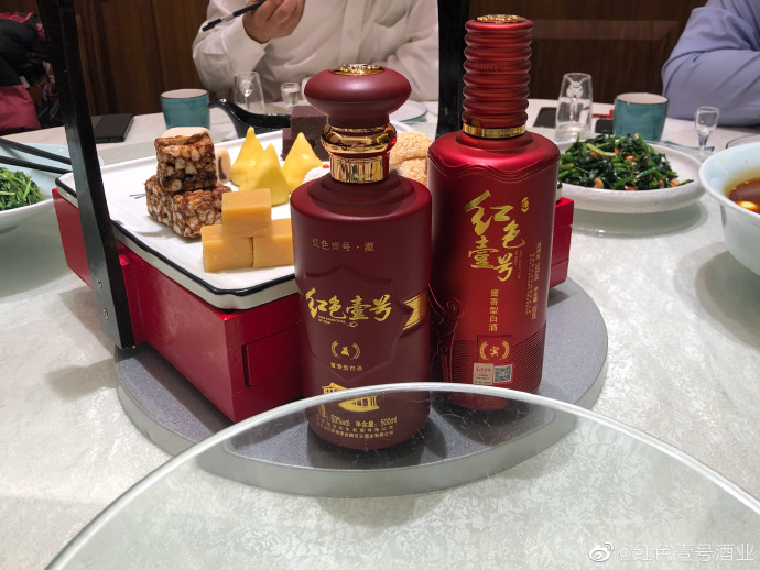 一個男人有多珍愛你，不用試，從“喝水”便能瞧出來(圖2)