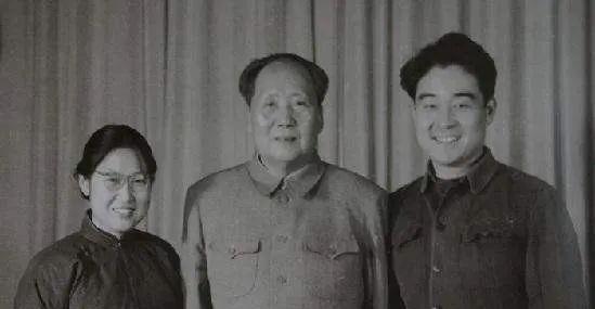 1976年，李敏最后一次見到父親，主席用手比圓，李敏瞬間領(lǐng)悟回答(圖1)