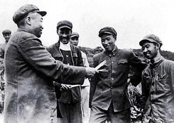 1980年梁興初回北京時，葉帥給他兩個選擇，梁興初：一個也不選(圖1)