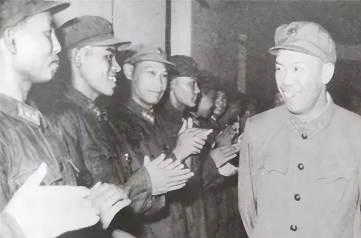 1980年梁興初回北京時，葉帥給他兩個選擇，梁興初：一個也不選(圖8)