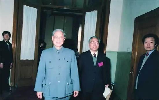 他是唯一在世的中共第一代領導人，官至正國級，曾是周總理秘書，現(xiàn)106歲(圖2)