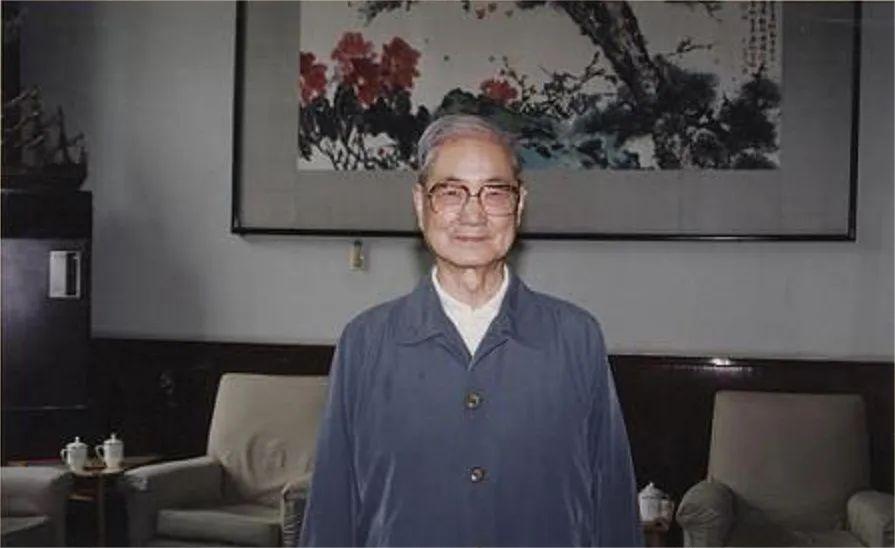 他是唯一在世的中共第一代領導人，官至正國級，曾是周總理秘書，現(xiàn)106歲(圖1)