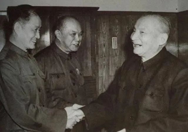 他是唯一在世的中共第一代領導人，官至正國級，曾是周總理秘書，現(xiàn)106歲(圖4)