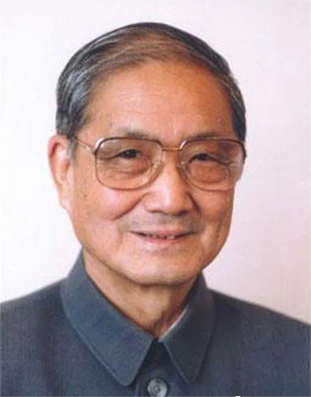他是唯一在世的中共第一代領導人，官至正國級，曾是周總理秘書，現(xiàn)106歲(圖8)