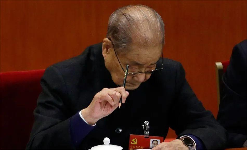 他是唯一在世的中共第一代領導人，官至正國級，曾是周總理秘書，現(xiàn)106歲(圖9)