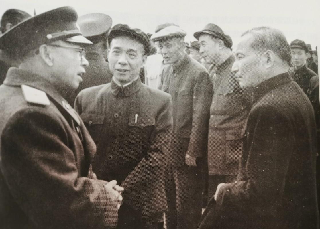 羅榮桓想讓韓先楚到空軍中任職，韓先楚：老首長(zhǎng)，你不了解我呀(圖1)