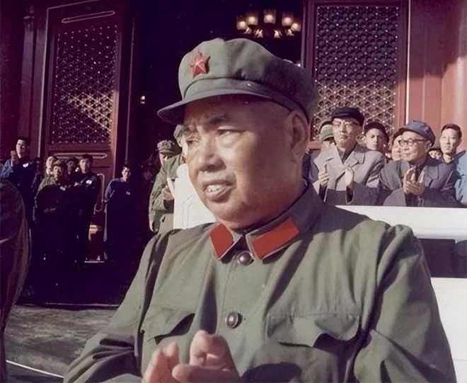 許世友連闖三道門崗，站崗的哨兵連開三槍，把他攔下了(圖3)