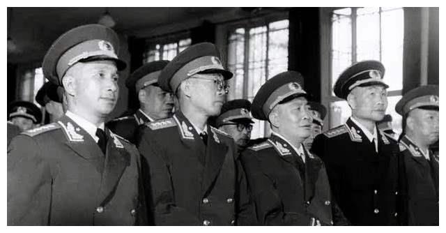 79年衛(wèi)戍區(qū)司令對(duì)許世友說：若不是你抗命相幫，我會(huì)留下終身遺憾(圖2)