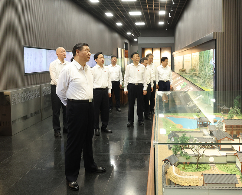 習(xí)近平在四川考察時強調(diào) 推動新時代治蜀興川再上新臺階 奮力譜寫中國式現(xiàn)代化四川新篇章 返京途中在陜西漢中考察(圖2)