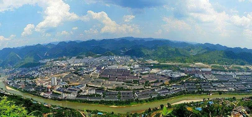 茅臺全景1.jpg 釀造醬香酒對用水的要求有哪些(圖1)