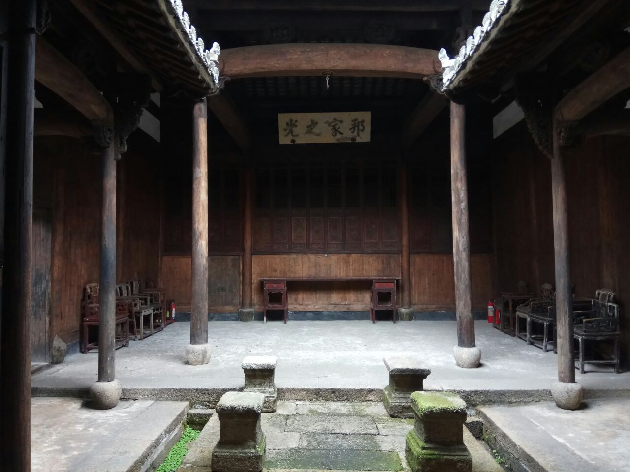 龍川胡氏宗祠內(nèi)景.jpg 中國(guó)古代最強(qiáng)十大姓氏家族(圖2)