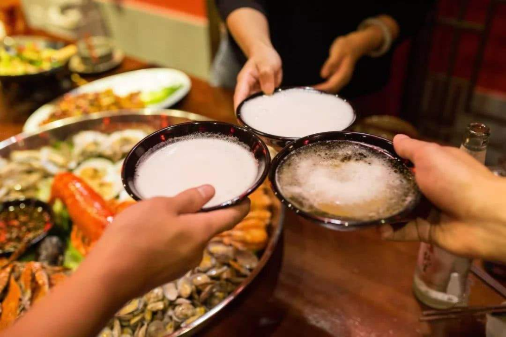 多喝兩杯是朋友，少喝一點是兄弟(圖1)