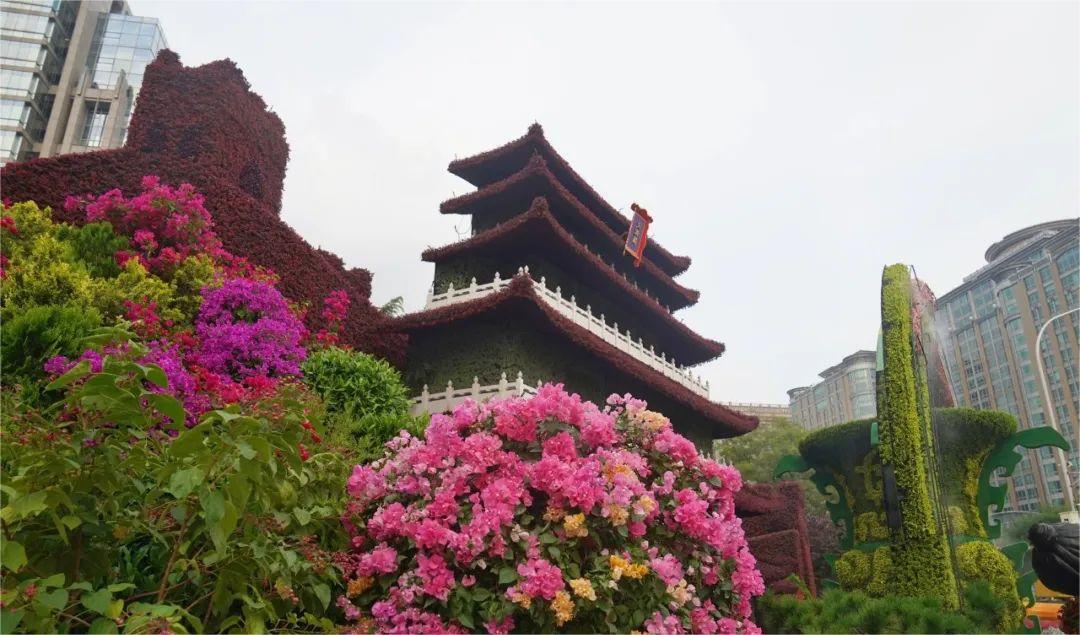 東單東北角的“文明華章”花壇.jpg 正式亮相(圖6)