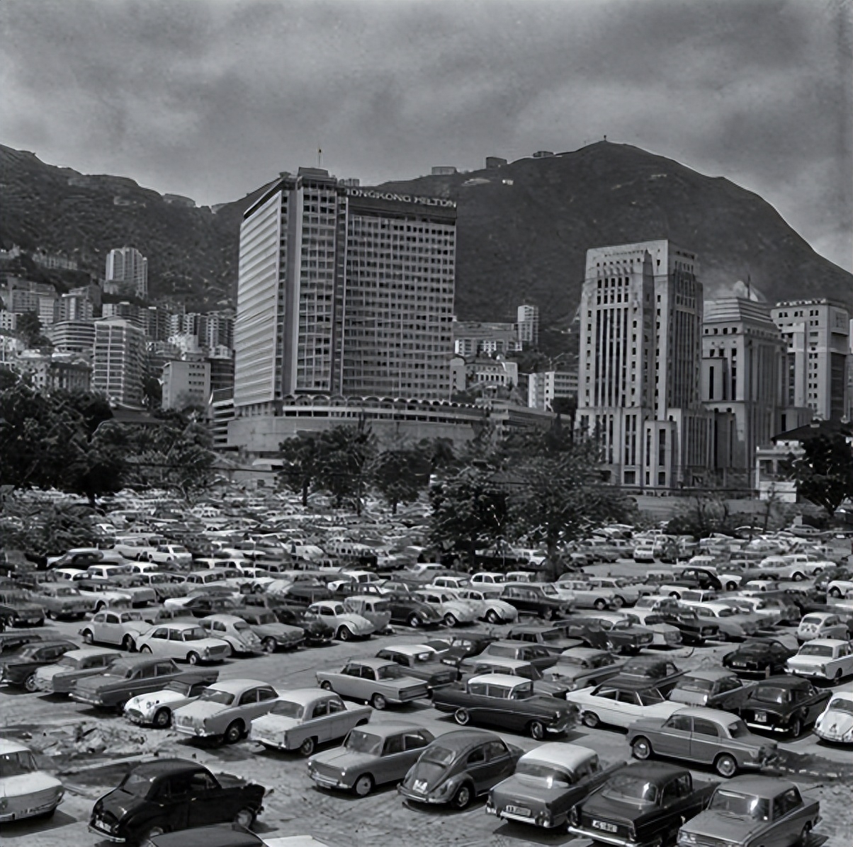香港回歸前，英國掙了多少錢？外交部副部長：英國每年拿走1000億(圖9)
