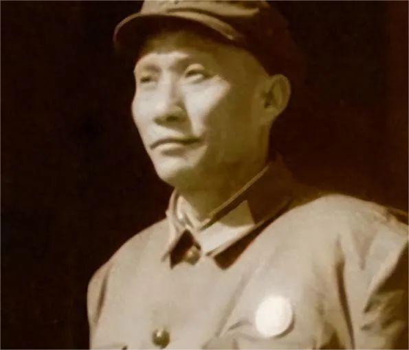 彭老總要處決一名逃兵，毛主席心軟阻止，沒成想竟救下了未來司令(圖11)
