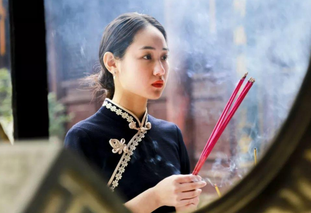 燒香時，一定要說這兩個字，有很多人卻不知道(圖2)