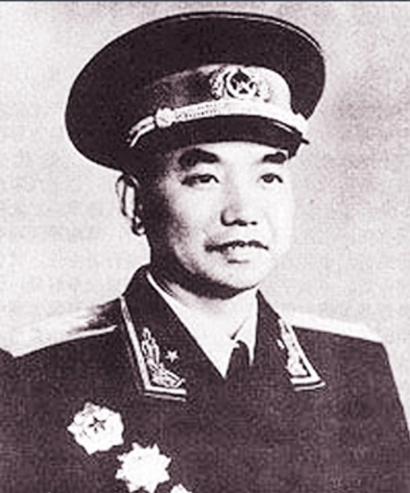 55年毛主席與徐立清談授銜問(wèn)題：我準(zhǔn)備和蕭克談一下，讓他帶個(gè)頭(圖1)