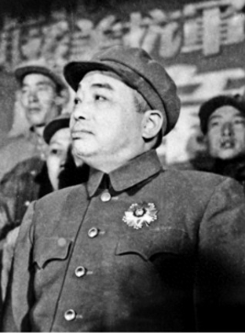 55年毛主席與徐立清談授銜問(wèn)題：我準(zhǔn)備和蕭克談一下，讓他帶個(gè)頭(圖11)