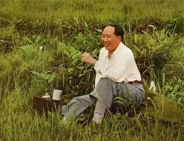 毛澤東在人生低谷寫下這首詩，激勵(lì)了無數(shù)人！(圖2)
