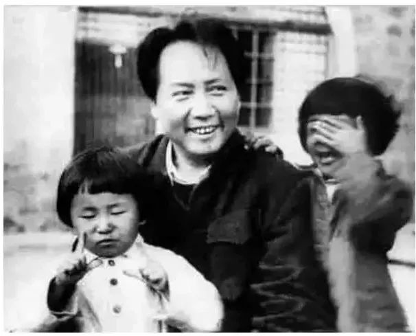 毛主席最溫柔的三句詩，一句入選小學(xué)課本，一句成無數(shù)女子的座右銘(圖4)