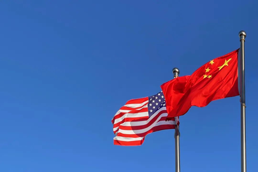 中美旗幟.jpg “通往舊金山”的基石(圖3)