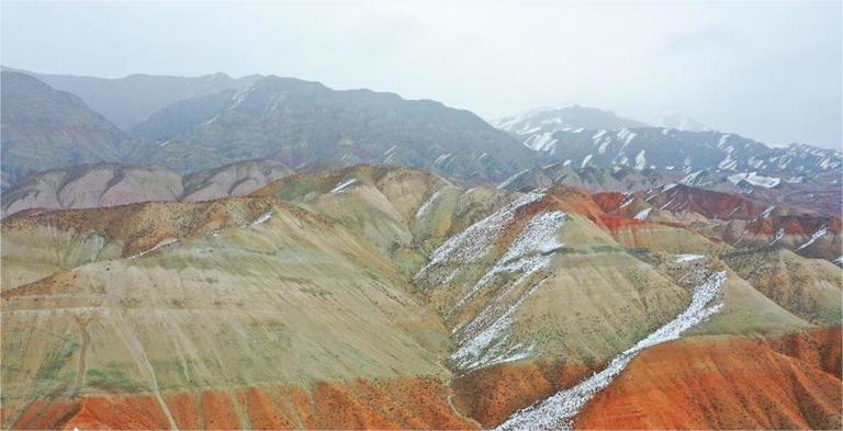 新疆昌吉：雪落丹霞 半山水墨半山詩(shī)(圖5)