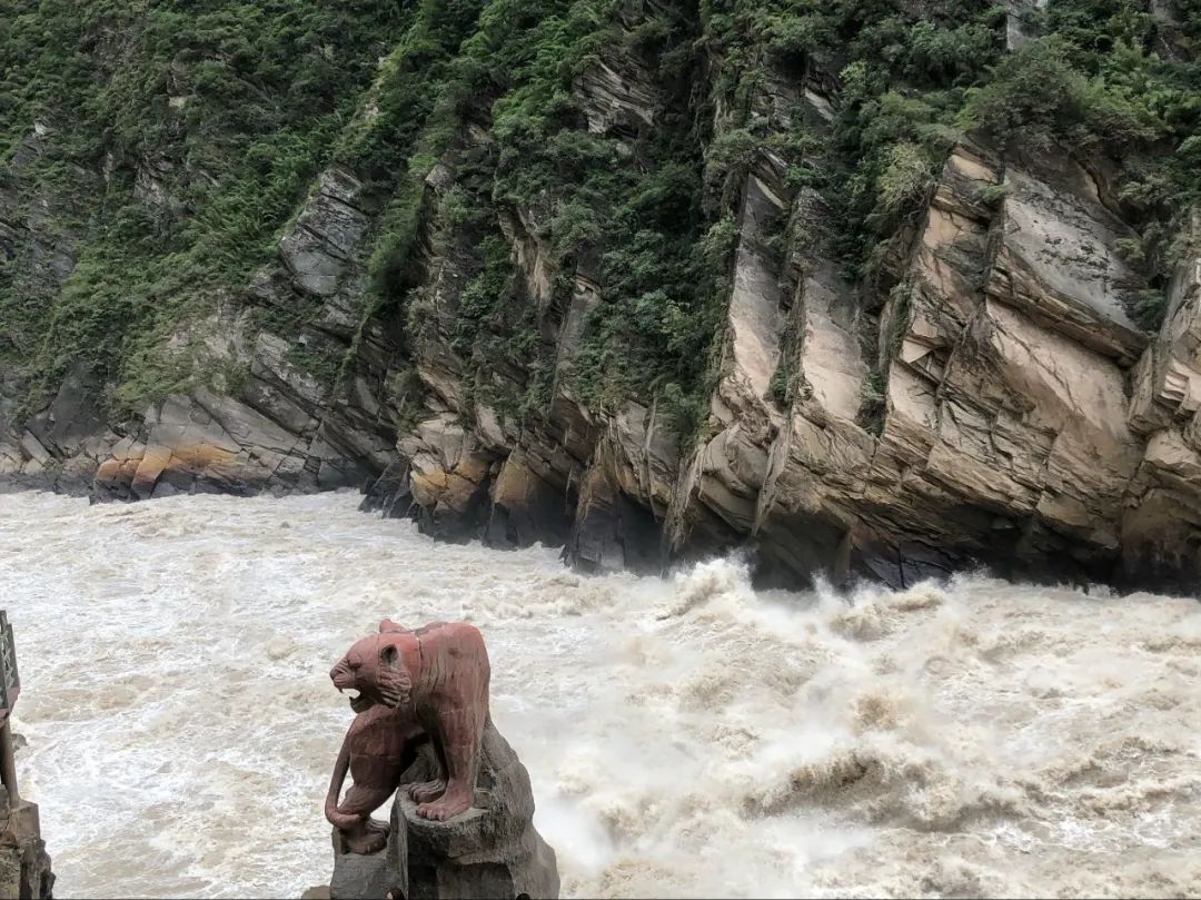 玉龍雪山往返香格里拉，邀你坐上火車穿行最美畫廊！(圖2)