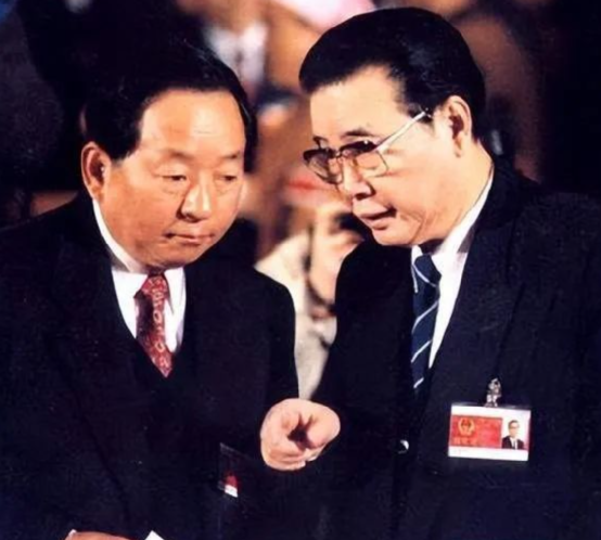 54歲當(dāng)選副總理，如今94歲仍健在，子女無(wú)一人當(dāng)官！(圖1)