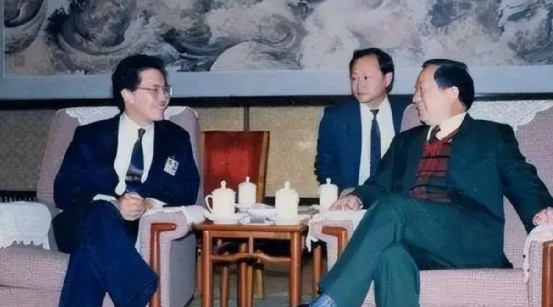 54歲當(dāng)選副總理，如今94歲仍健在，子女無(wú)一人當(dāng)官！(圖3)