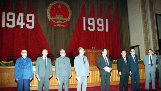 54歲當(dāng)選副總理，如今94歲仍健在，子女無(wú)一人當(dāng)官！(圖5)