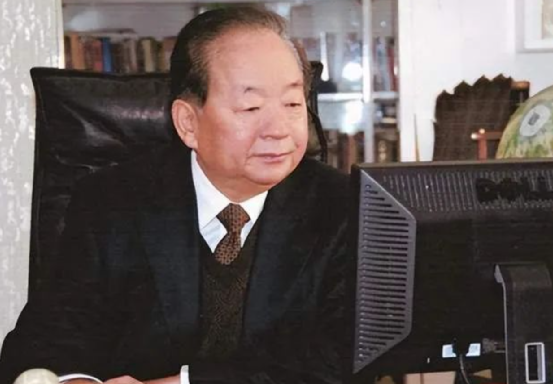 54歲當(dāng)選副總理，如今94歲仍健在，子女無(wú)一人當(dāng)官！(圖7)