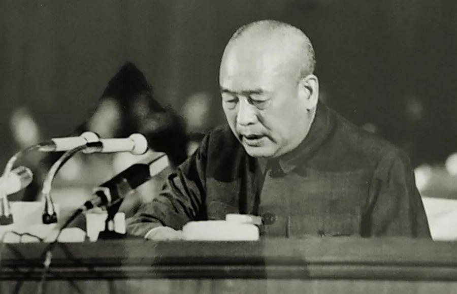 余秋里：擔(dān)任石油部長的開國中將，毛主席稱其是個(gè)帥才，開創(chuàng)中國石油工業(yè)最輝煌時(shí)期(圖1)