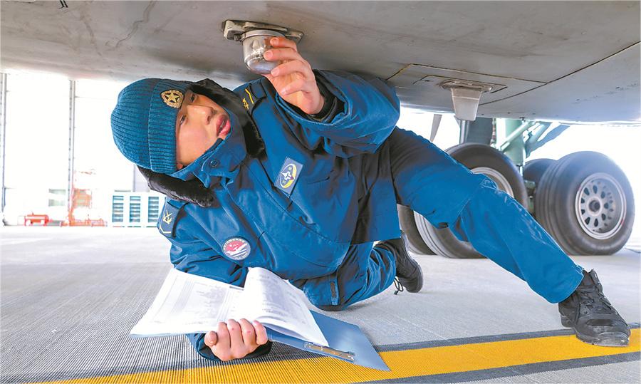 戰(zhàn)鷹巡航海天間，海軍航空兵某部開展反潛訓(xùn)練(圖5)
