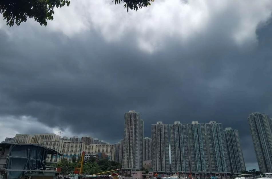 罕見(jiàn)！長(zhǎng)達(dá)600公里的強(qiáng)颮線正在橫掃廣東！香港、澳門(mén)發(fā)出預(yù)警(圖3)