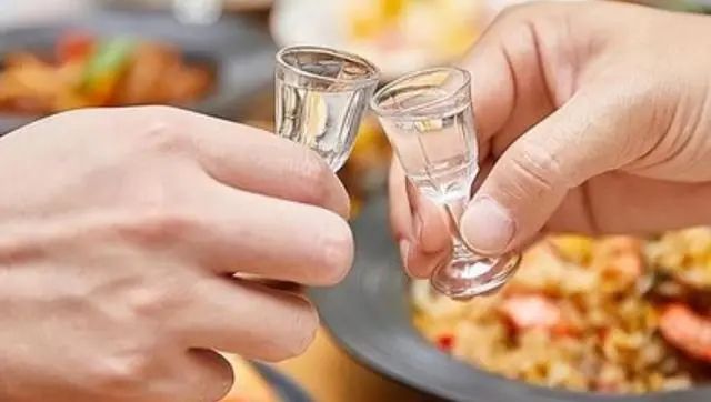 幾招醬酒喝法，招待應(yīng)酬不失禮!(圖4)