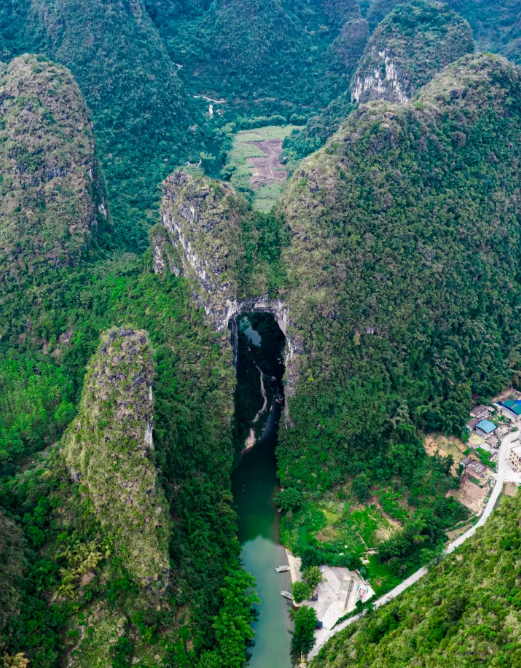 遍地“藍寶石”！廣西這里成為“五一”最受歡迎的小眾旅游目的地(圖31)