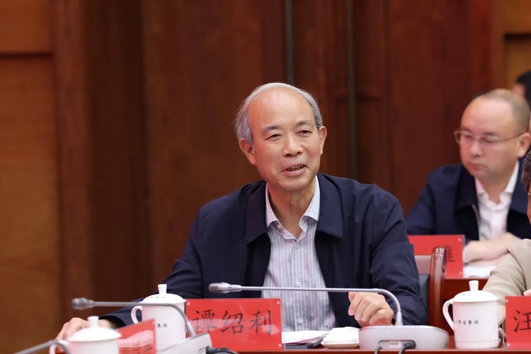 茅臺老領(lǐng)導(dǎo)譚紹利.jpg 茅臺集團(tuán)召開老領(lǐng)導(dǎo)座談會(圖4)
