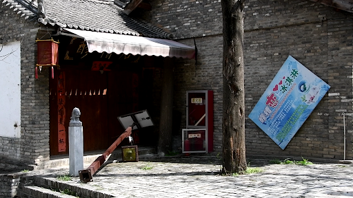批量復(fù)制的旅游古鎮(zhèn)，正在批量淪為“鬼鎮(zhèn)”(圖1)