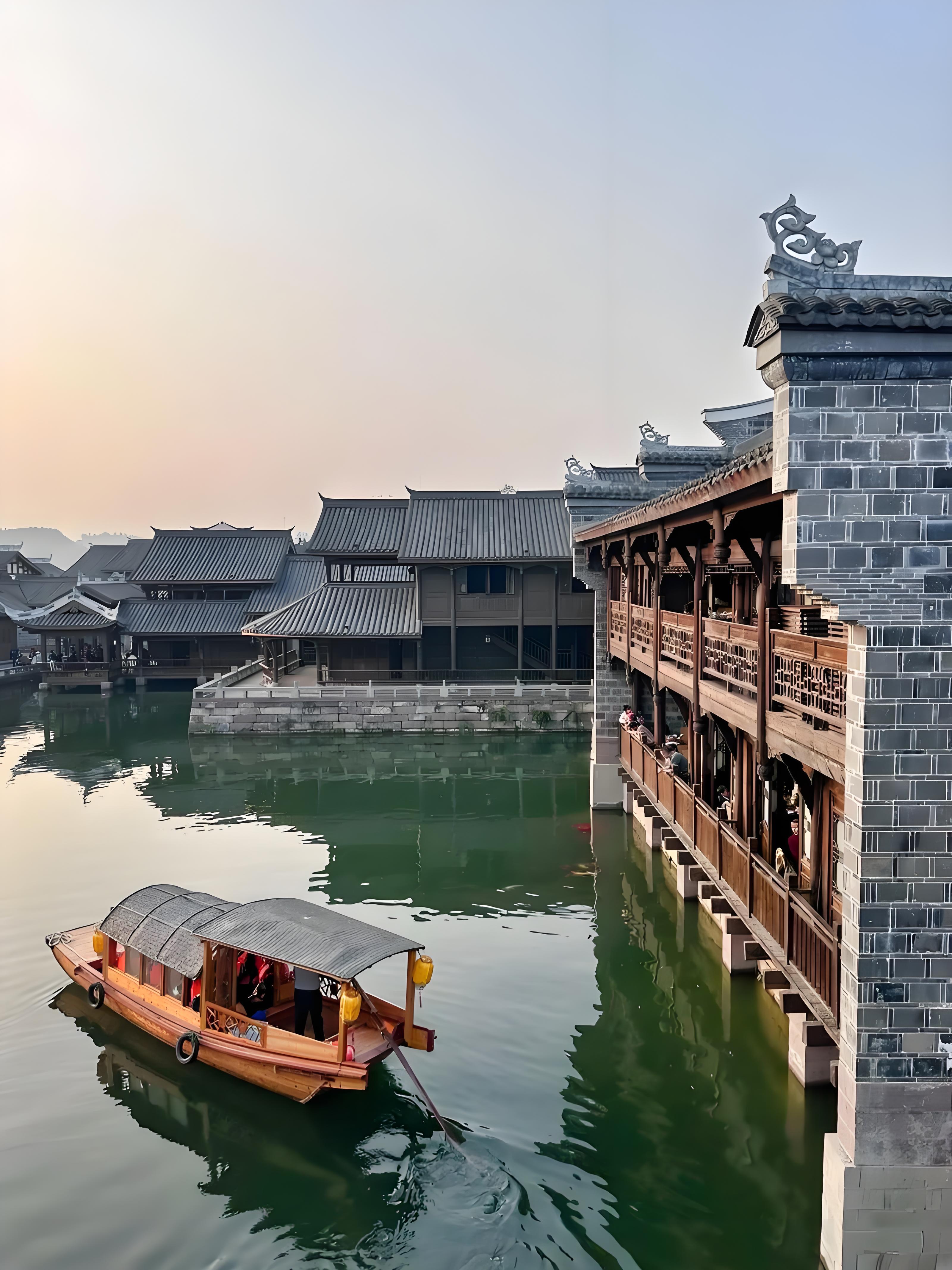 批量復(fù)制的旅游古鎮(zhèn)，正在批量淪為“鬼鎮(zhèn)”(圖7)