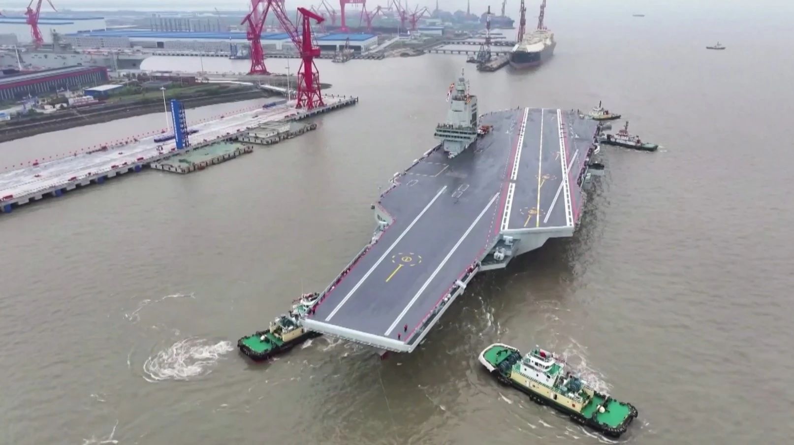 劈波斬浪，福建艦首航完成，中國“三航母時(shí)代”即將到來！(圖13)