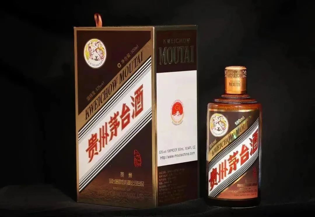 彩釉珍品.jpg i茅臺里價格倒掛最嚴(yán)重的3款茅臺酒(圖2)