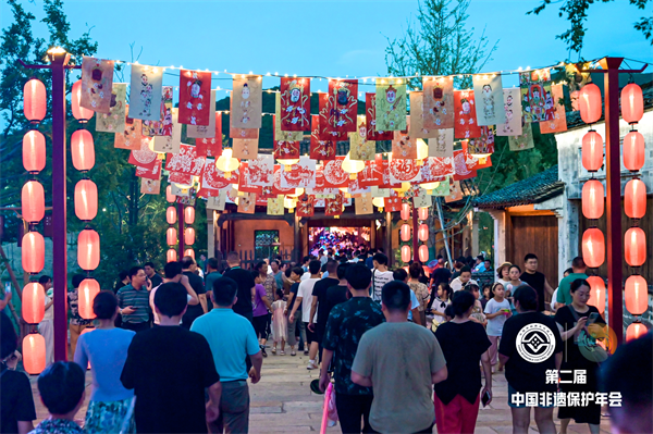 第二屆中國(guó)非遺保護(hù)年會(huì)圓滿收官:“五好”非遺大集 貼近百姓生活(圖3) 第二屆中國(guó)非遺保護(hù)年會(huì)圓滿收官:“五好”非遺大集 貼近百姓生活(圖3)
