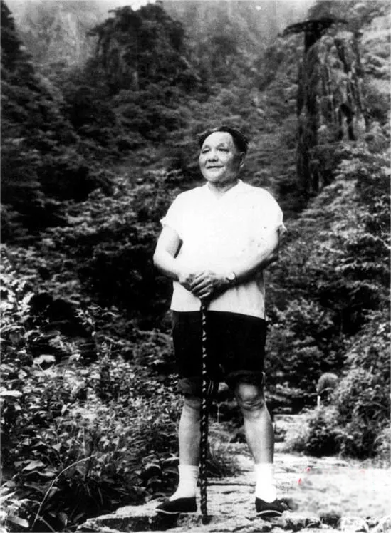 為觀看奧運(yùn)會(huì)，鄧小平自己拿出生活費(fèi)買球票(圖14)