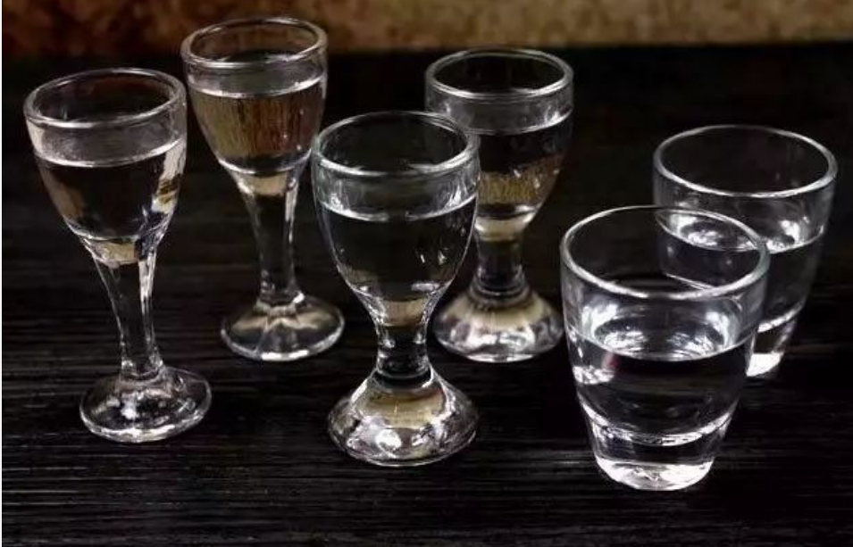 喝了假酒，身體會出現(xiàn)哪些嚴重癥狀？(圖4)
