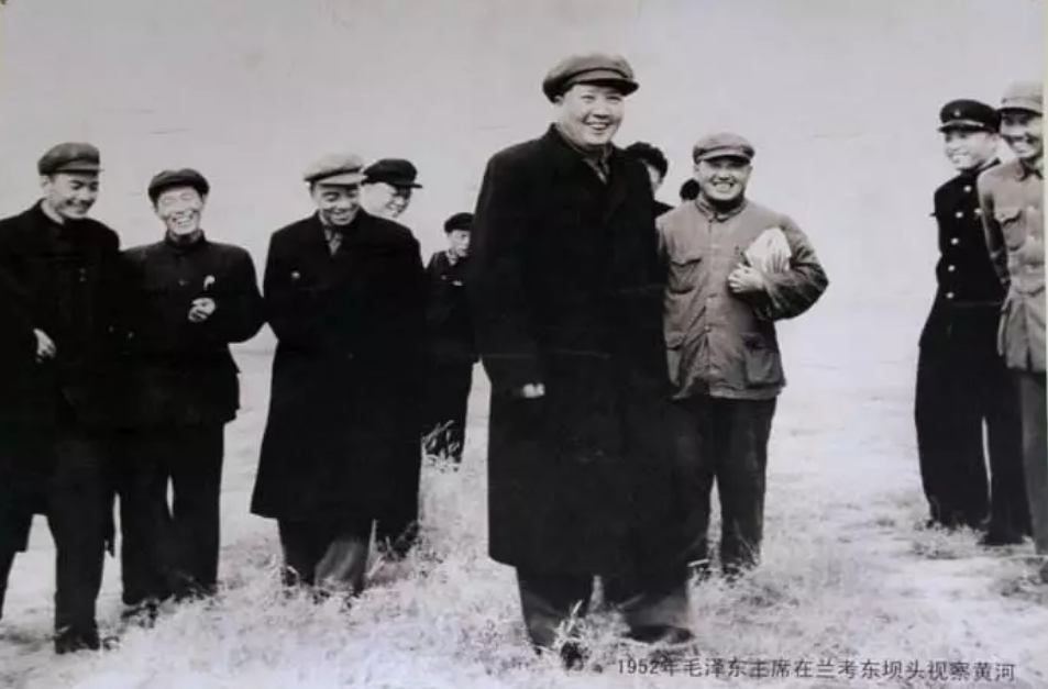 毛主席逝世48周年｜四首毛主席詩詞，至情至性，說透了偉人的一生(圖8)