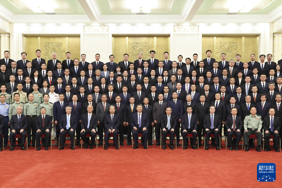 習近平在接見探月工程嫦娥六號任務參研參試人員代表1.jpg 習近平在接見探月工程嫦娥六號任務參研參試人員代表時發(fā)表重要講話強調(diào) 再接再厲乘勢而上 加快建設航天強國(圖2)
