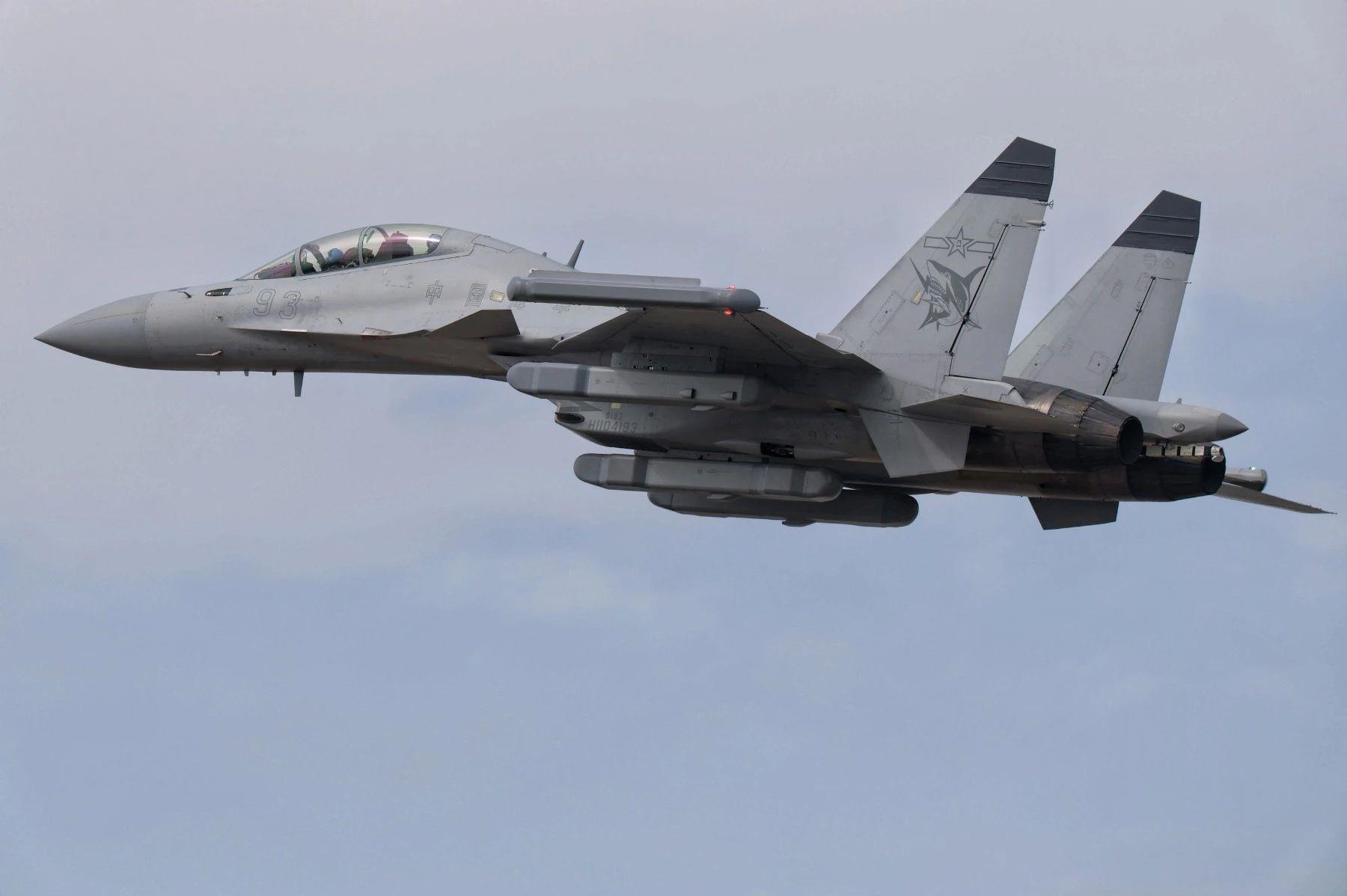 殲152.jpg 人民空軍成立七十五周年(圖7)