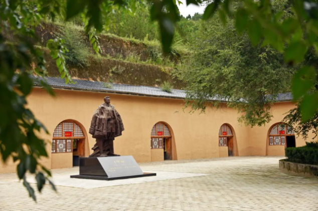 劉志丹：與謝子長習仲勛共創(chuàng)陜甘蘇區(qū)，中央軍委認定的36位軍事家之一，毛主席稱他是民族英雄(圖3)